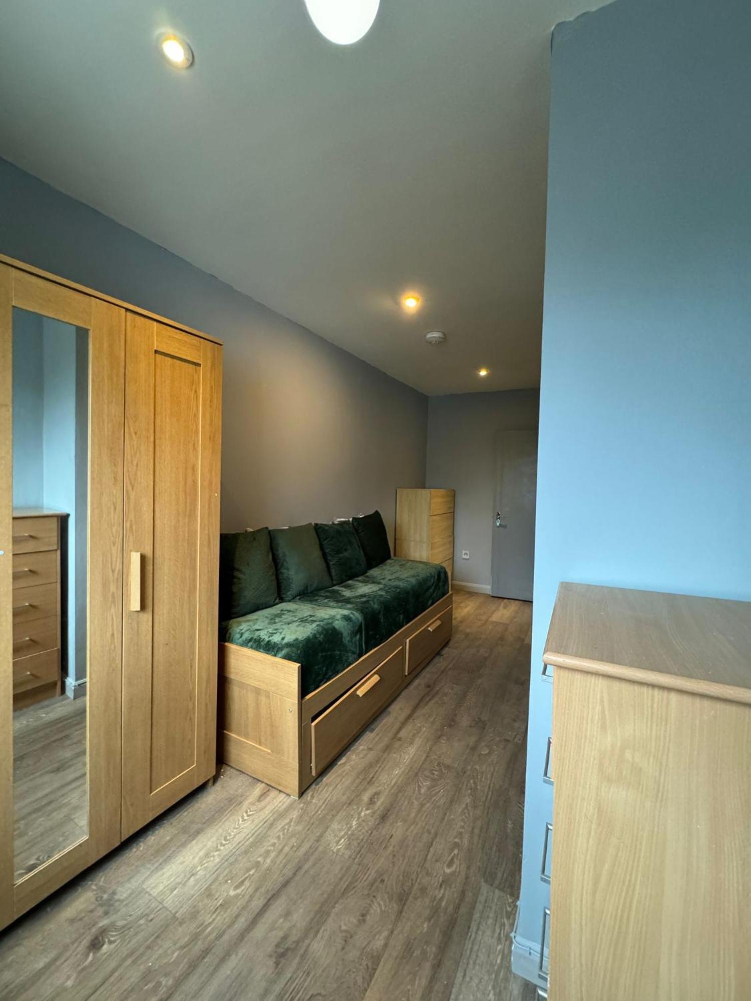 2 Bedroom Flat In Euston 2 Mins Away From Station, No Lift Londra Exterior foto