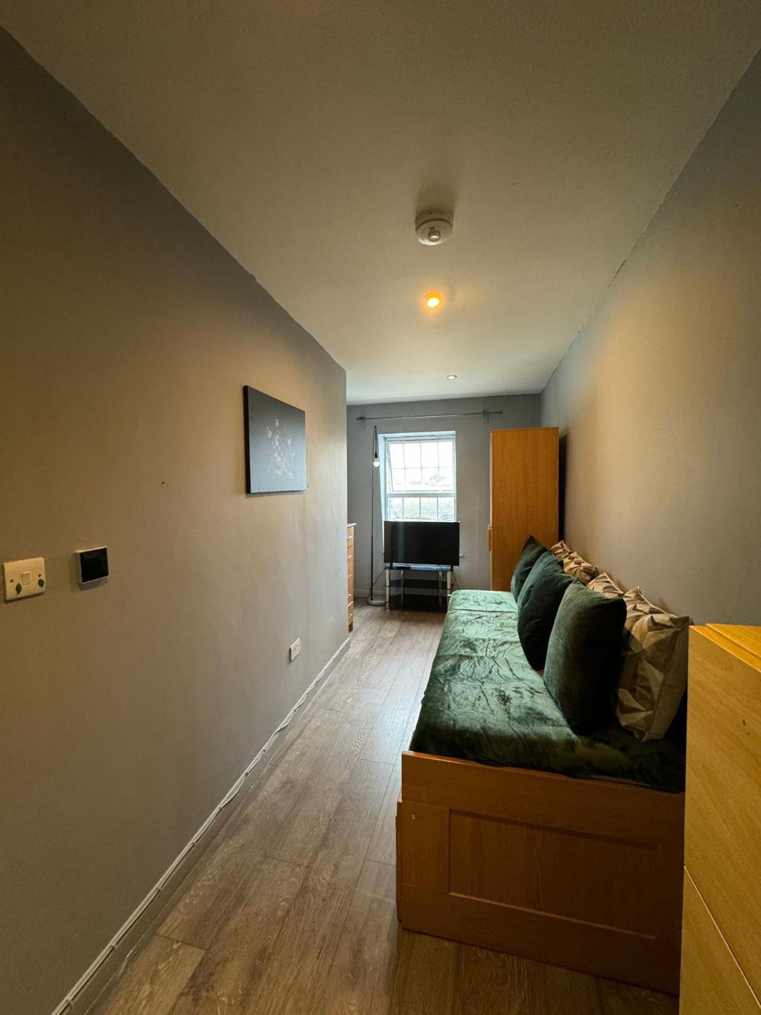 2 Bedroom Flat In Euston 2 Mins Away From Station, No Lift Londra Exterior foto