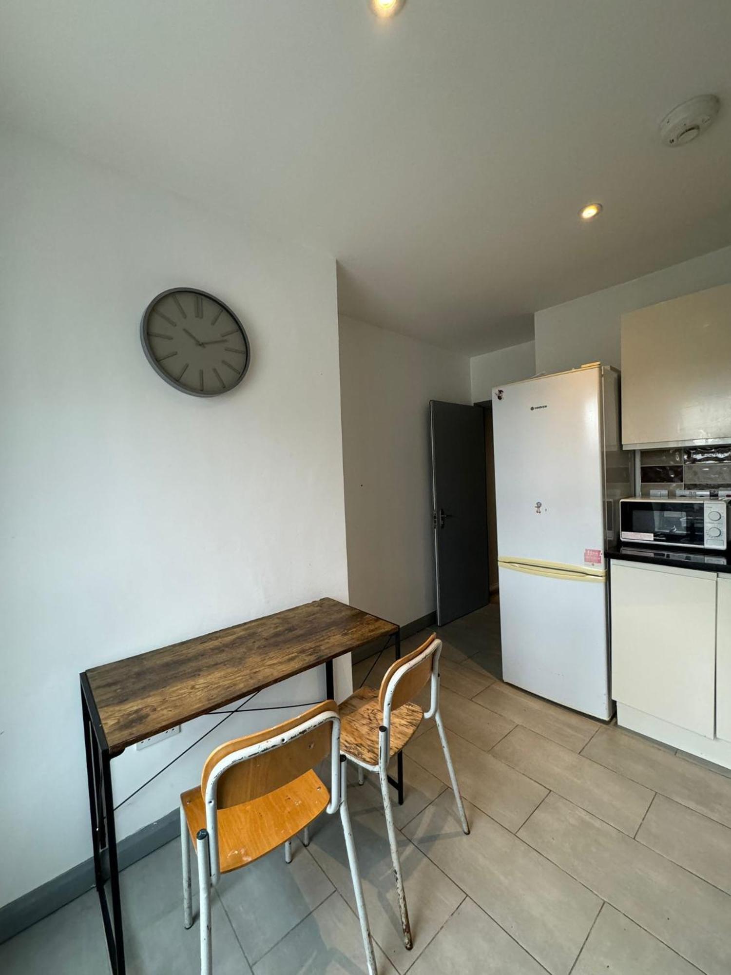 2 Bedroom Flat In Euston 2 Mins Away From Station, No Lift Londra Exterior foto