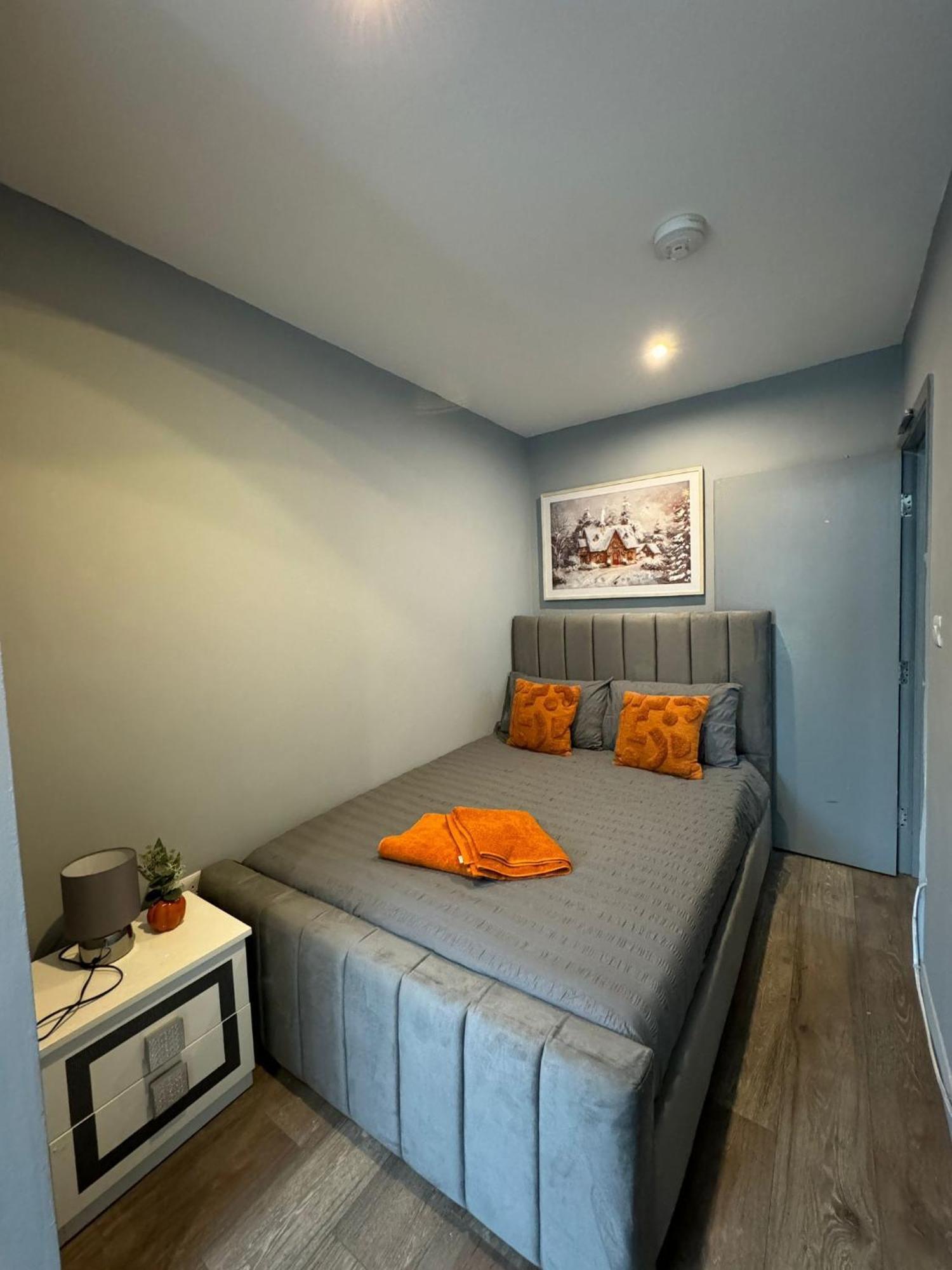 2 Bedroom Flat In Euston 2 Mins Away From Station, No Lift Londra Exterior foto