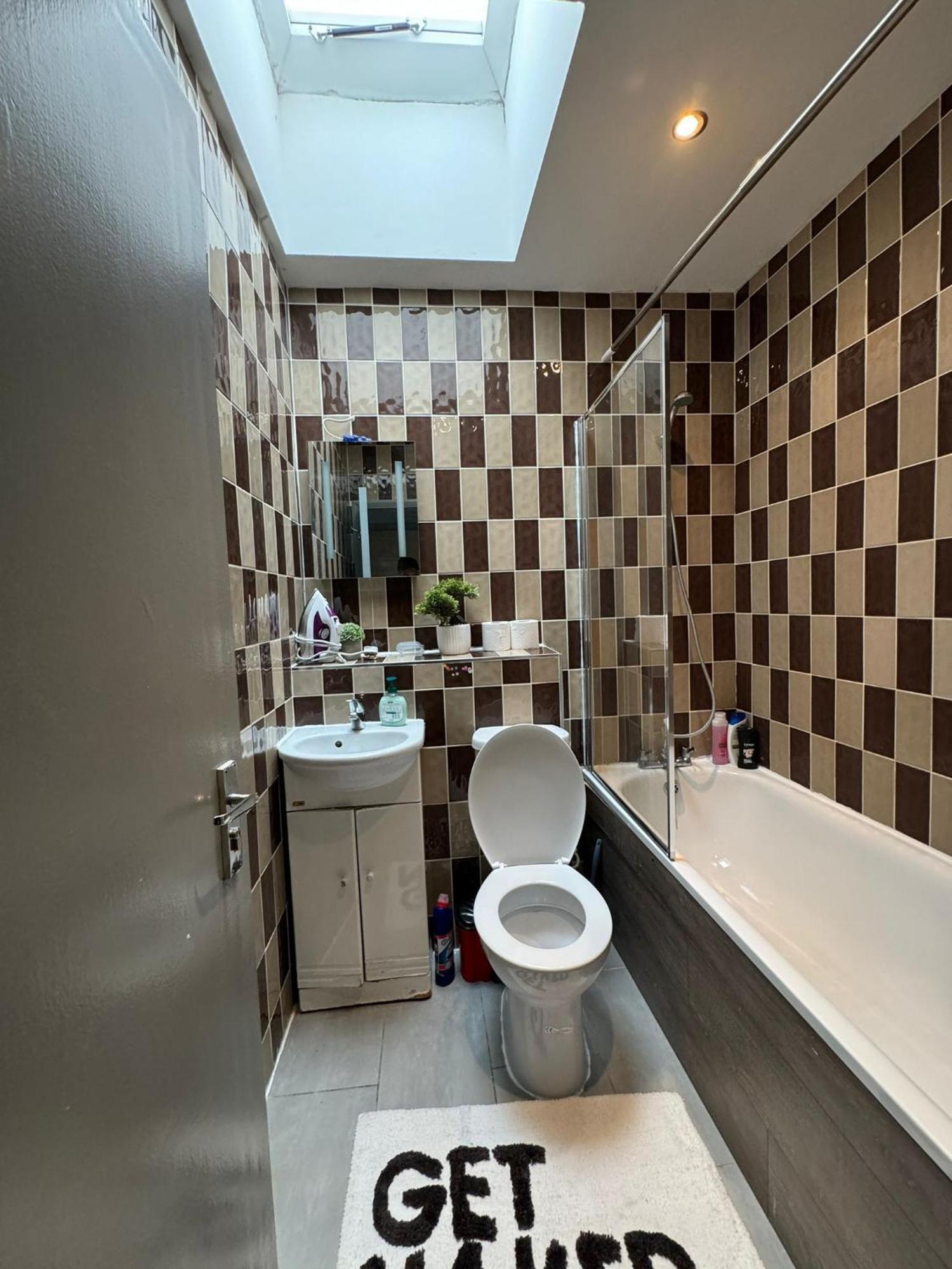 2 Bedroom Flat In Euston 2 Mins Away From Station, No Lift Londra Exterior foto