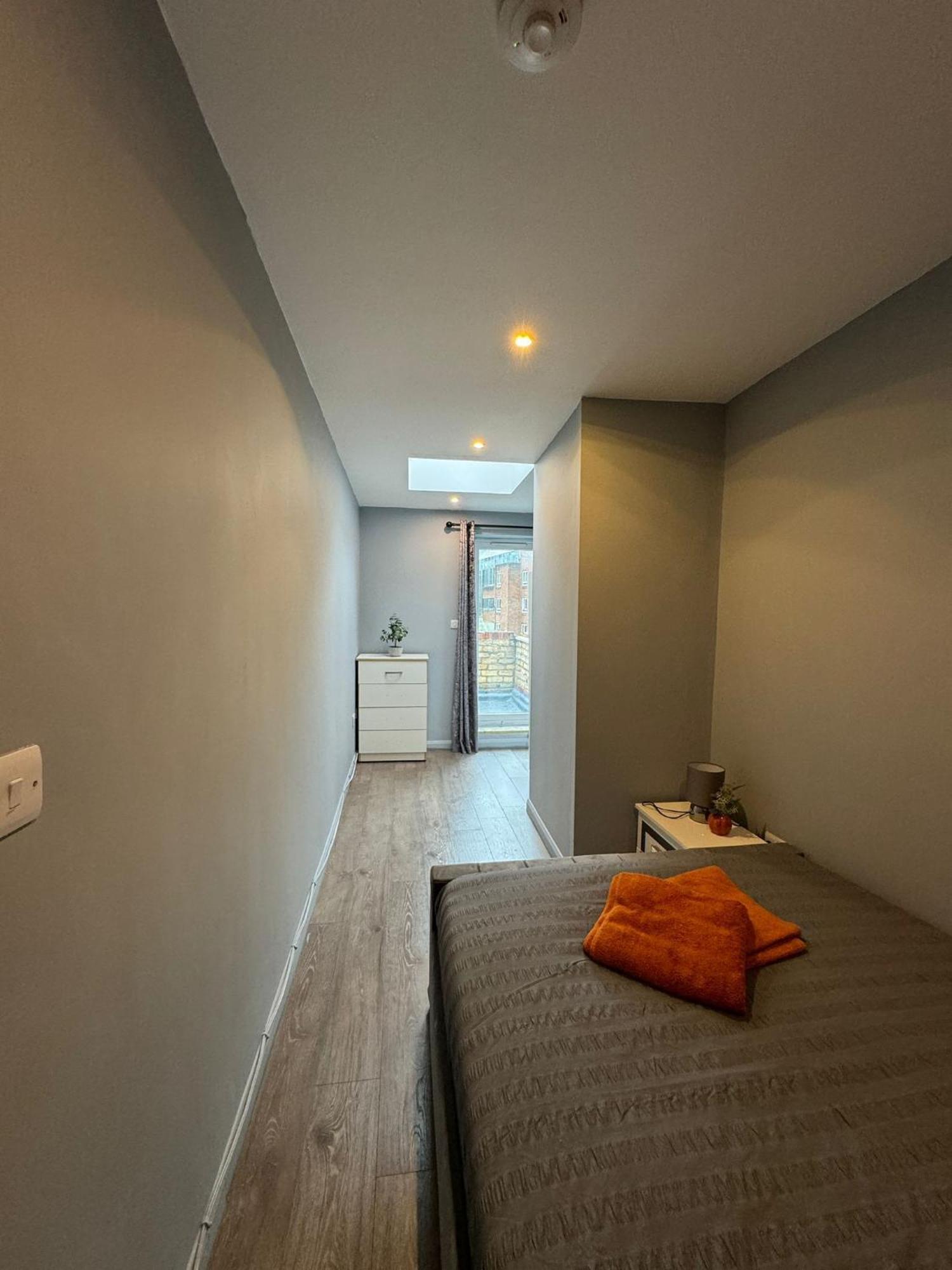 2 Bedroom Flat In Euston 2 Mins Away From Station, No Lift Londra Exterior foto