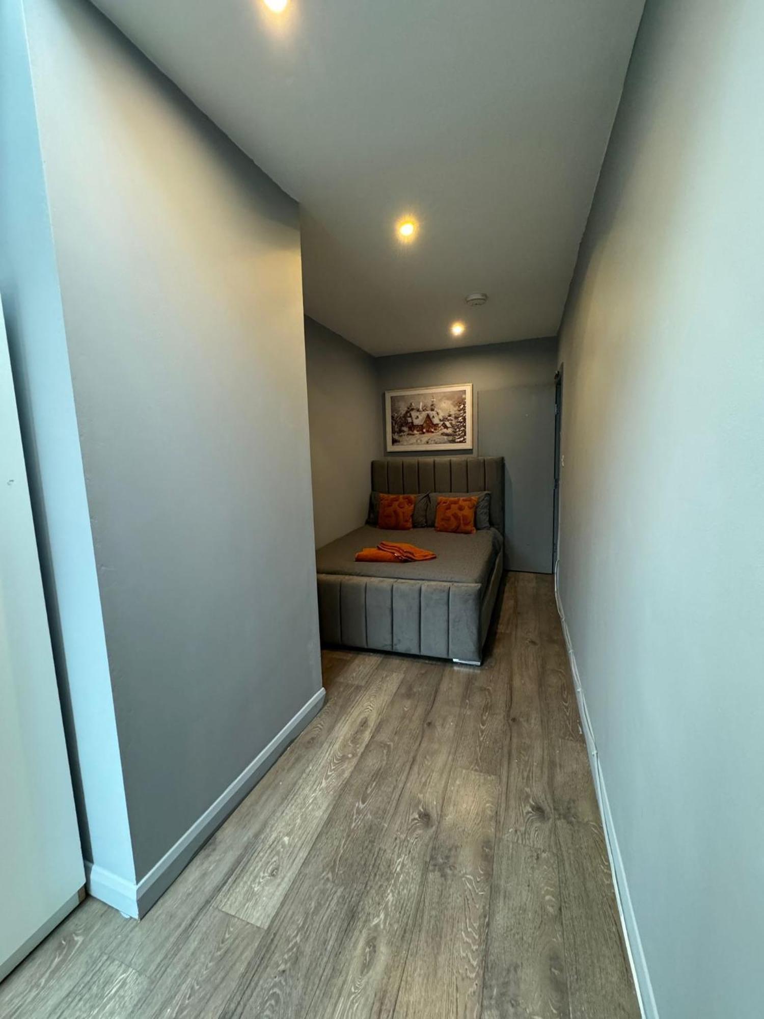 2 Bedroom Flat In Euston 2 Mins Away From Station, No Lift Londra Exterior foto